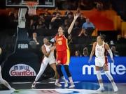 中国女篮61-94不敌美国女篮，张子宇13+6，韩旭11+10